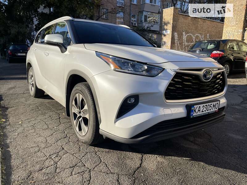 Позашляховик / Кросовер Toyota Highlander 2022 в Києві