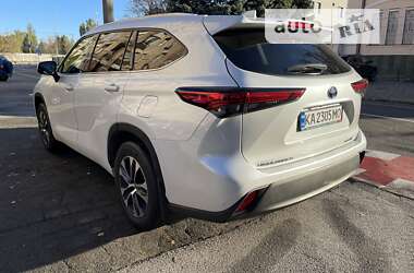 Позашляховик / Кросовер Toyota Highlander 2022 в Києві