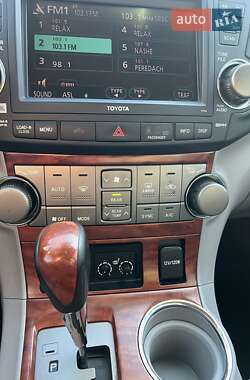 Внедорожник / Кроссовер Toyota Highlander 2008 в 