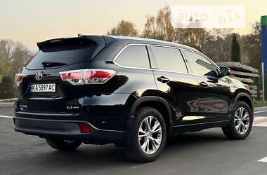 Позашляховик / Кросовер Toyota Highlander 2015 в Лубнах