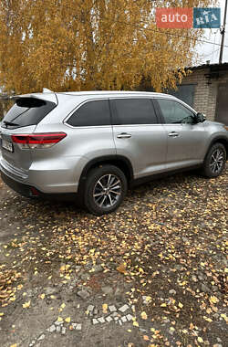 Внедорожник / Кроссовер Toyota Highlander 2019 в Харькове