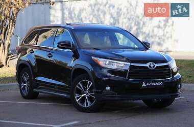 Позашляховик / Кросовер Toyota Highlander 2016 в Києві