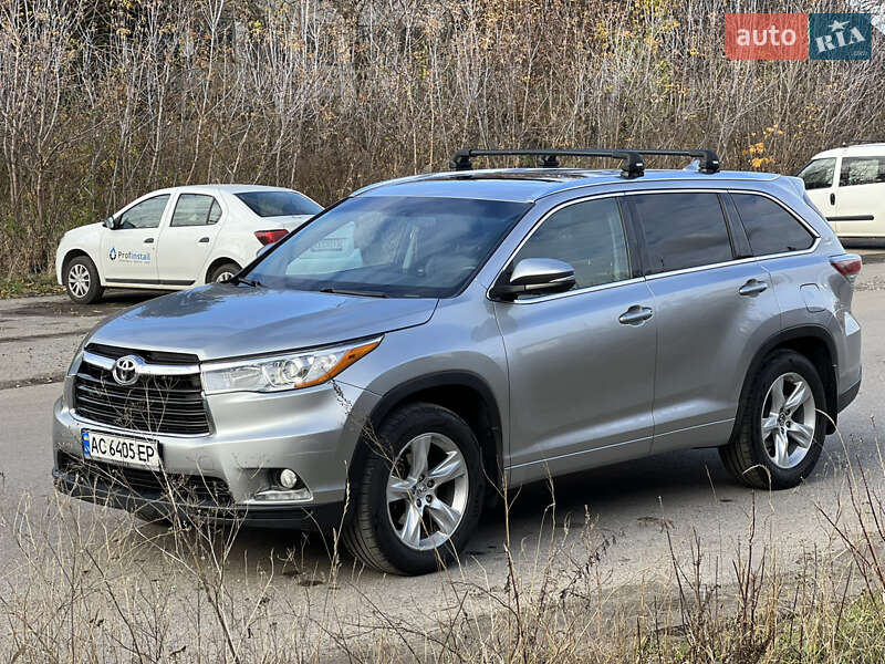 Внедорожник / Кроссовер Toyota Highlander 2016 в Луцке
