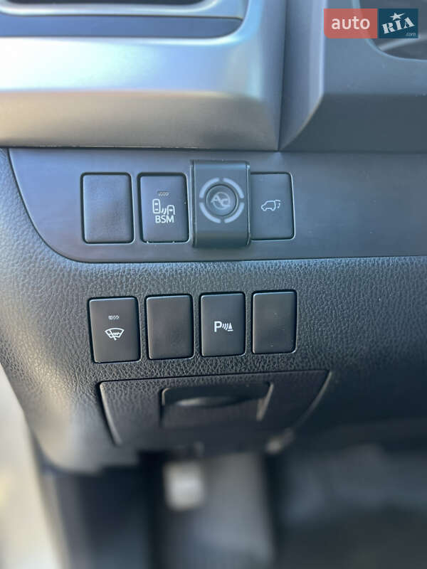 Внедорожник / Кроссовер Toyota Highlander 2016 в Луцке