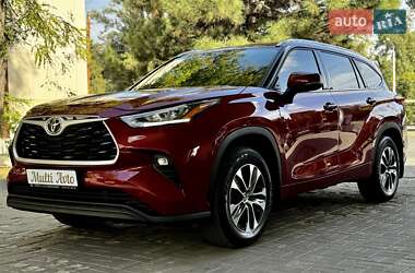 Позашляховик / Кросовер Toyota Highlander 2022 в Дніпрі