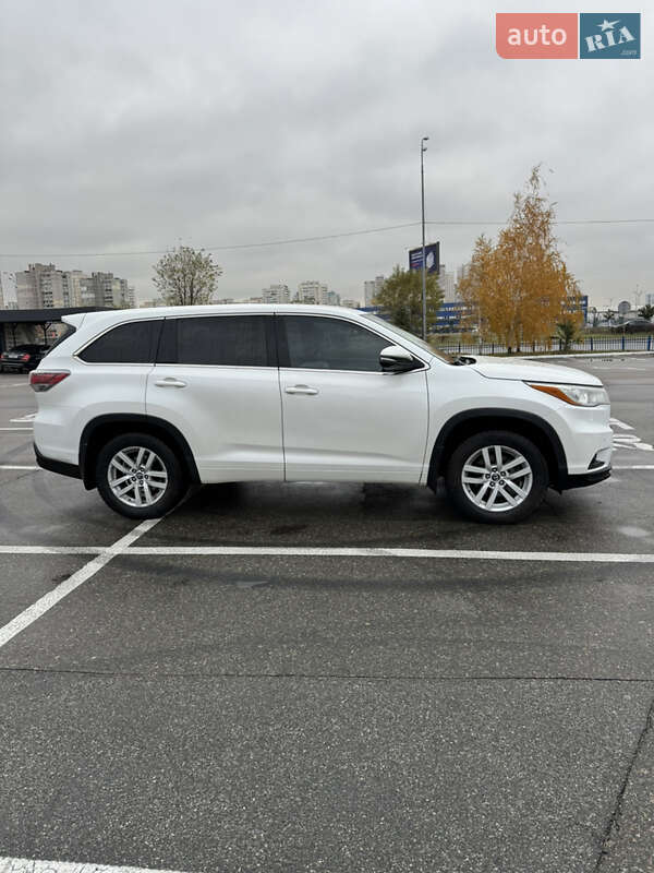 Внедорожник / Кроссовер Toyota Highlander 2016 в 