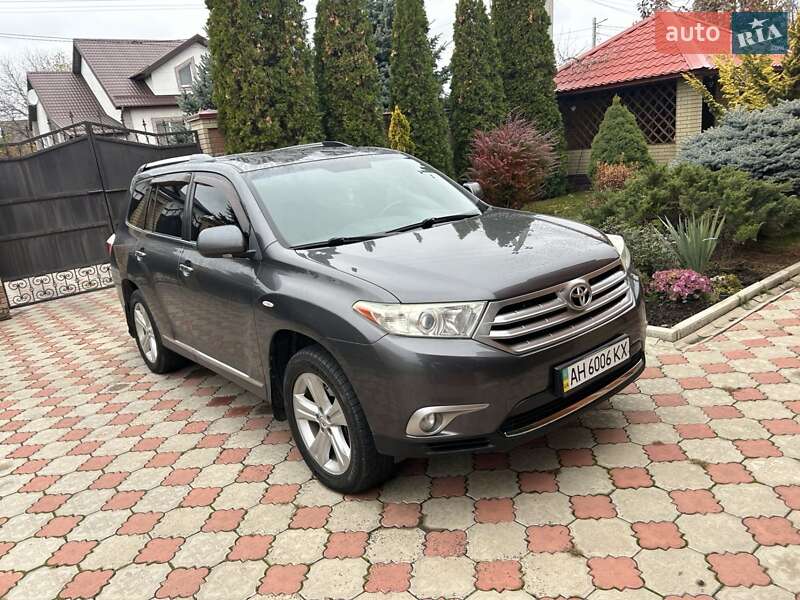 Позашляховик / Кросовер Toyota Highlander 2012 в Слов'янську