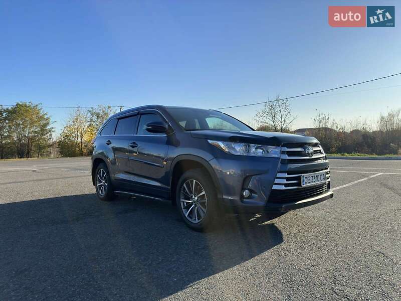 Позашляховик / Кросовер Toyota Highlander 2019 в Чернівцях