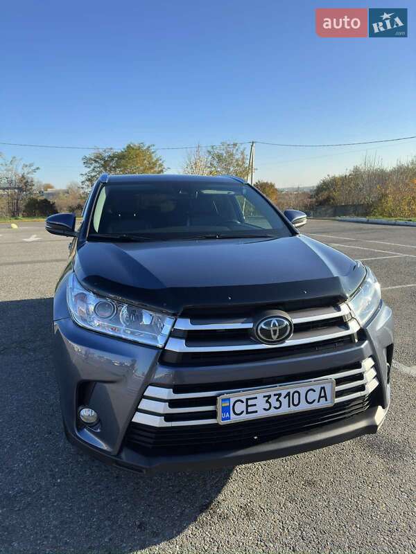 Позашляховик / Кросовер Toyota Highlander 2019 в Чернівцях