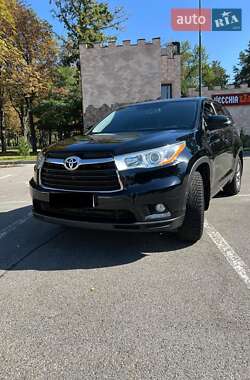 Позашляховик / Кросовер Toyota Highlander 2015 в Харкові