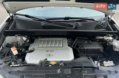 Внедорожник / Кроссовер Toyota Highlander 2011 в 