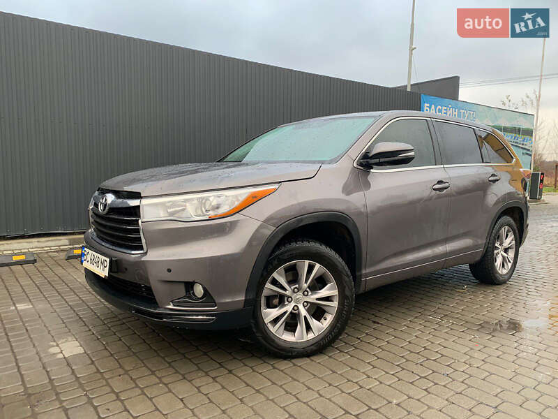 Внедорожник / Кроссовер Toyota Highlander 2015 в Львове