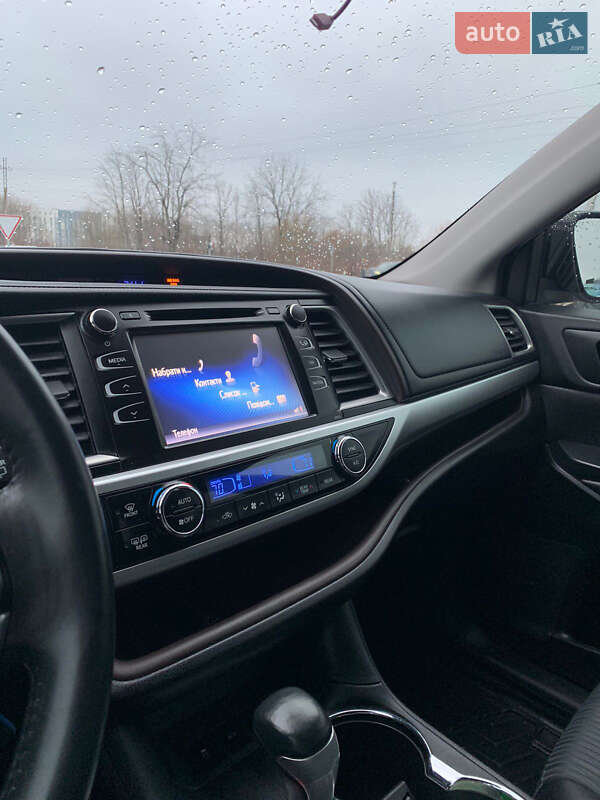 Внедорожник / Кроссовер Toyota Highlander 2015 в Львове
