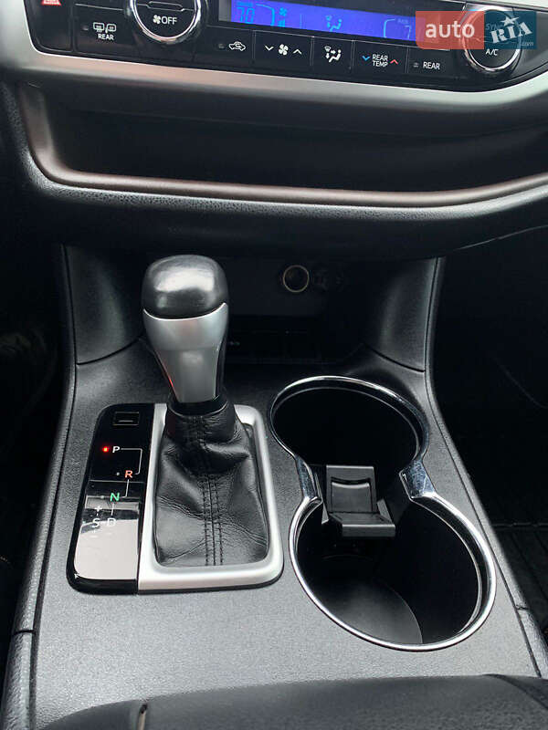 Внедорожник / Кроссовер Toyota Highlander 2015 в Львове