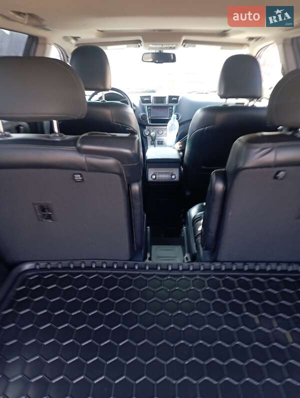 Позашляховик / Кросовер Toyota Highlander 2013 в Харкові