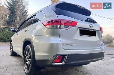 Внедорожник / Кроссовер Toyota Highlander 2017 в Одессе