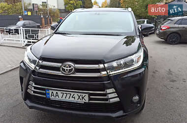 Внедорожник / Кроссовер Toyota Highlander 2019 в Киеве