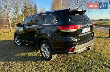 Позашляховик / Кросовер Toyota Highlander 2019 в Чернівцях