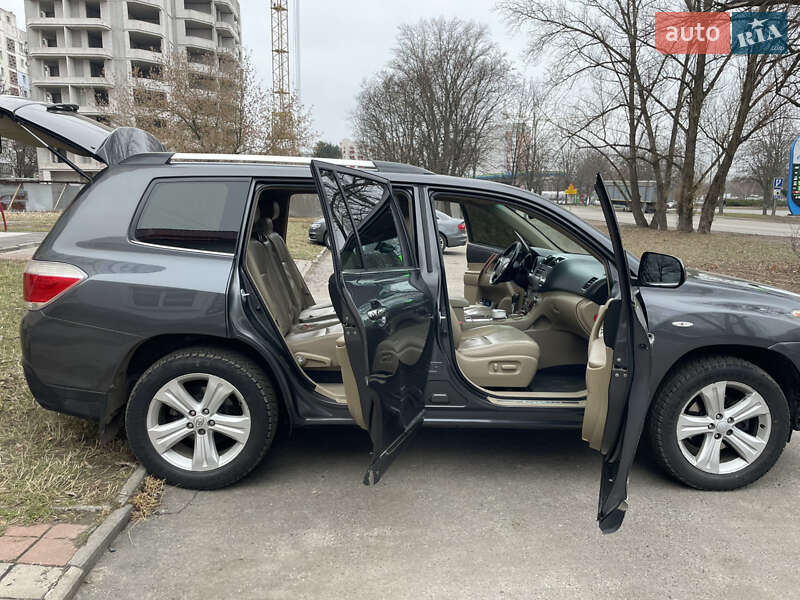 Внедорожник / Кроссовер Toyota Highlander 2013 в Полтаве фото 3 Внедорожник / Кроссовер Toyota Highlander 2013 в Полтаве