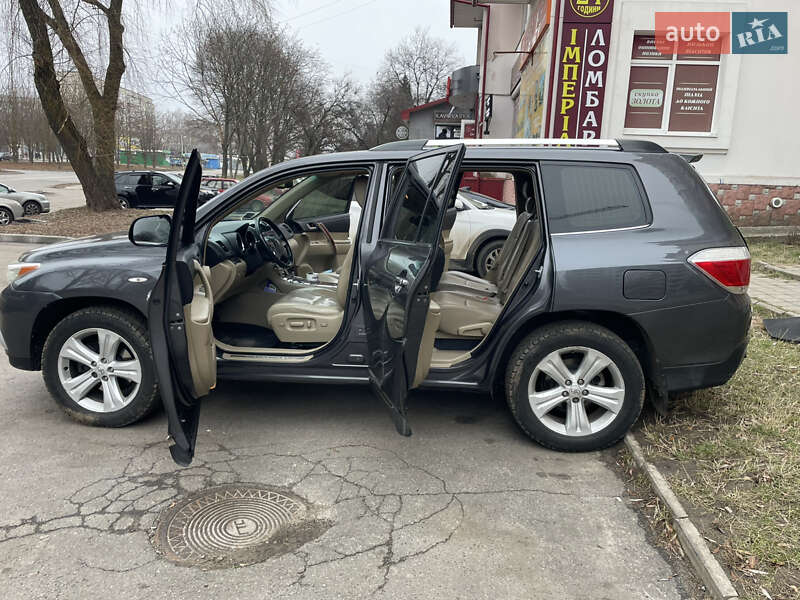 Внедорожник / Кроссовер Toyota Highlander 2013 в Полтаве фото 5 Внедорожник / Кроссовер Toyota Highlander 2013 в Полтаве