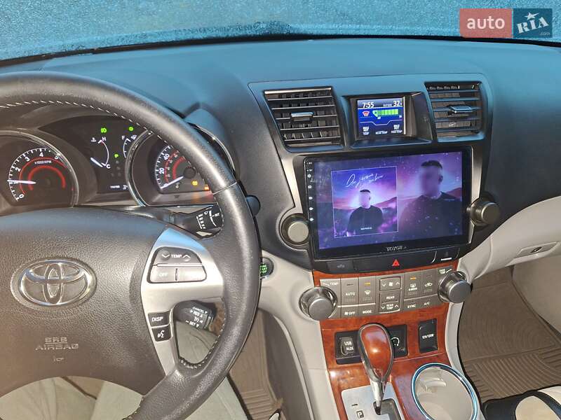 Позашляховик / Кросовер Toyota Highlander 2013 в Монастирищеві