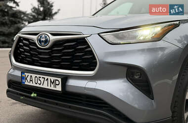 Внедорожник / Кроссовер Toyota Highlander 2021 в 