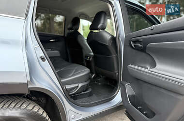 Внедорожник / Кроссовер Toyota Highlander 2021 в 