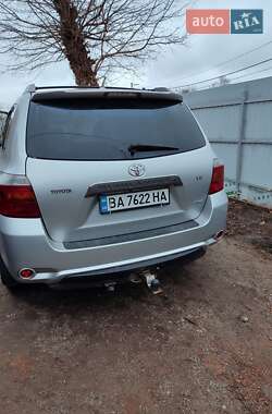 Позашляховик / Кросовер Toyota Highlander 2009 в 