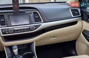 Позашляховик / Кросовер Toyota Highlander 2018 в Запоріжжі