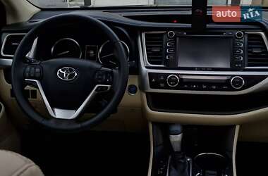 Позашляховик / Кросовер Toyota Highlander 2018 в Запоріжжі