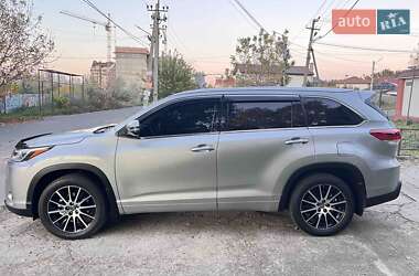 Позашляховик / Кросовер Toyota Highlander 2017 в Одесі