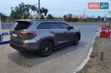 Позашляховик / Кросовер Toyota Highlander 2014 в Кривому Розі