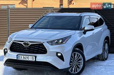 Позашляховик / Кросовер Toyota Highlander 2022 в Вінниці