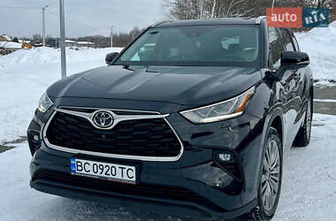 Позашляховик / Кросовер Toyota Highlander 2022 в Львові