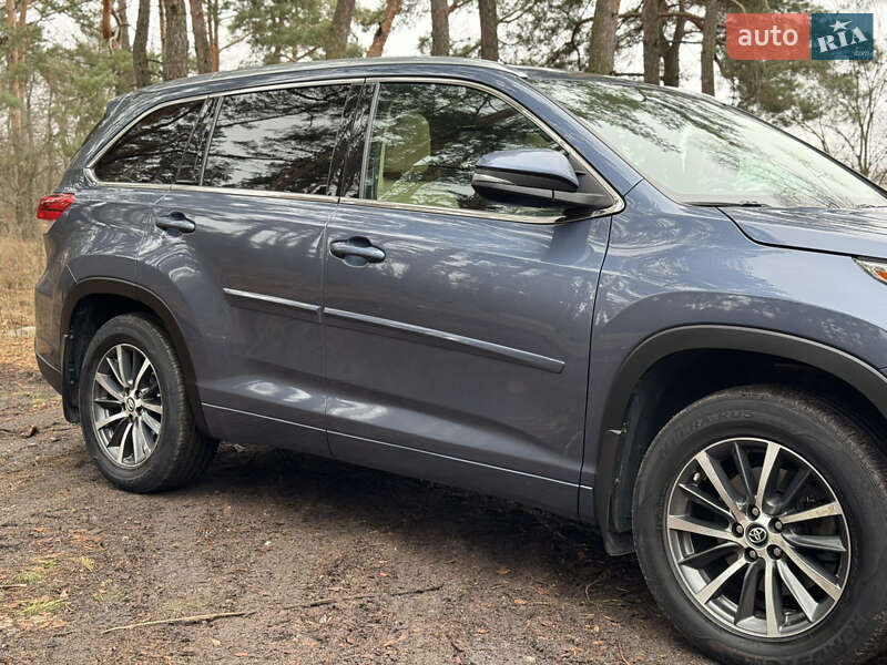 Внедорожник / Кроссовер Toyota Highlander 2017 в Барышевке фото 4 Внедорожник / Кроссовер Toyota Highlander 2017 в Барышевке