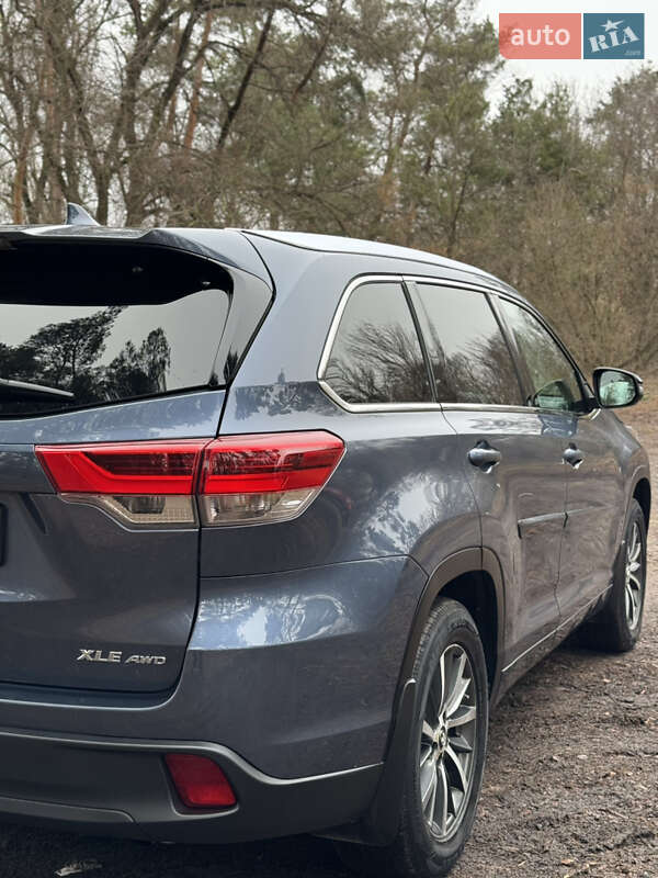 Внедорожник / Кроссовер Toyota Highlander 2017 в Барышевке фото 6 Внедорожник / Кроссовер Toyota Highlander 2017 в Барышевке