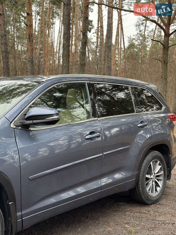Внедорожник / Кроссовер Toyota Highlander 2017 в Барышевке фото 11 Внедорожник / Кроссовер Toyota Highlander 2017 в Барышевке