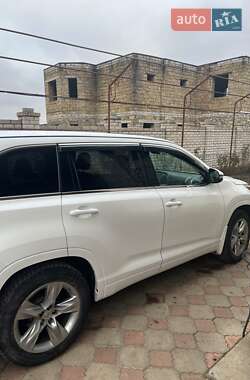 Внедорожник / Кроссовер Toyota Highlander 2014 в Новой Одессе