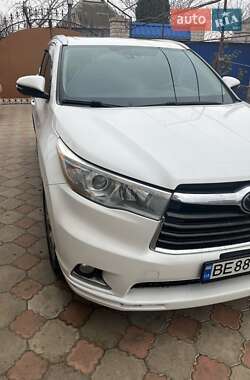 Внедорожник / Кроссовер Toyota Highlander 2014 в Новой Одессе