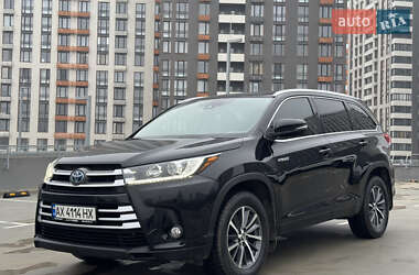 Внедорожник / Кроссовер Toyota Highlander 2018 в Киеве