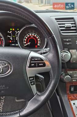 Внедорожник / Кроссовер Toyota Highlander 2010 в Киеве