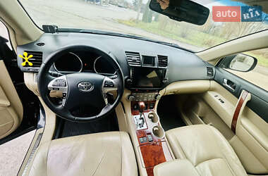 Внедорожник / Кроссовер Toyota Highlander 2013 в Ильинцах