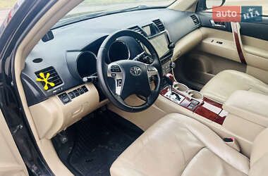 Внедорожник / Кроссовер Toyota Highlander 2013 в Ильинцах