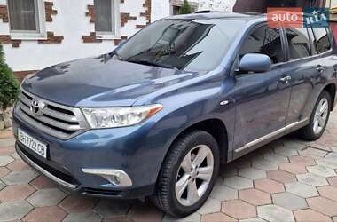 Внедорожник / Кроссовер Toyota Highlander 2013 в 