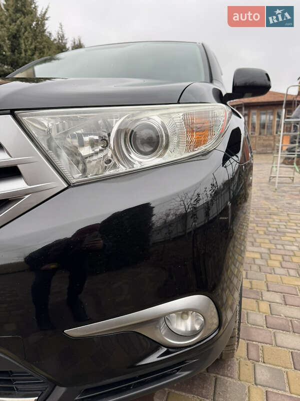 Внедорожник / Кроссовер Toyota Highlander 2011 в Ахтырке фото 7 Внедорожник / Кроссовер Toyota Highlander 2011 в Ахтырке