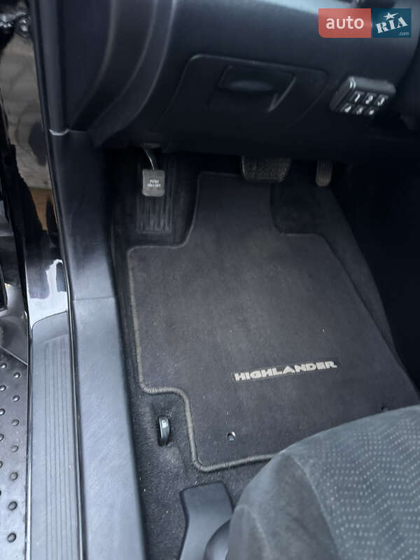 Внедорожник / Кроссовер Toyota Highlander 2011 в Ахтырке фото 48 Внедорожник / Кроссовер Toyota Highlander 2011 в Ахтырке