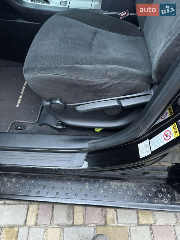 Внедорожник / Кроссовер Toyota Highlander 2011 в Ахтырке фото 55 Внедорожник / Кроссовер Toyota Highlander 2011 в Ахтырке