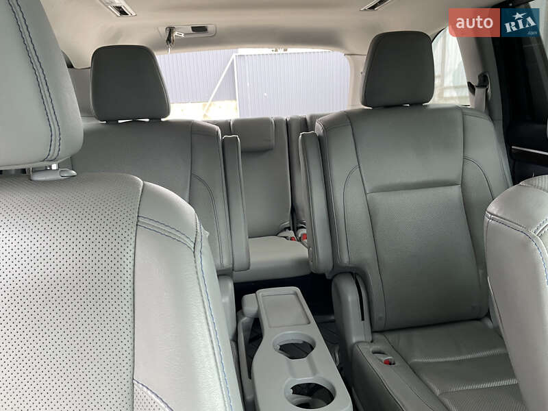 Внедорожник / Кроссовер Toyota Highlander 2016 в Хмельницком