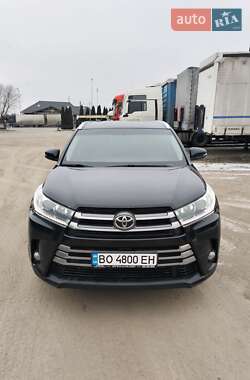 Позашляховик / Кросовер Toyota Highlander 2017 в Тернополі