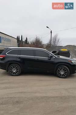 Внедорожник / Кроссовер Toyota Highlander 2017 в Тернополе